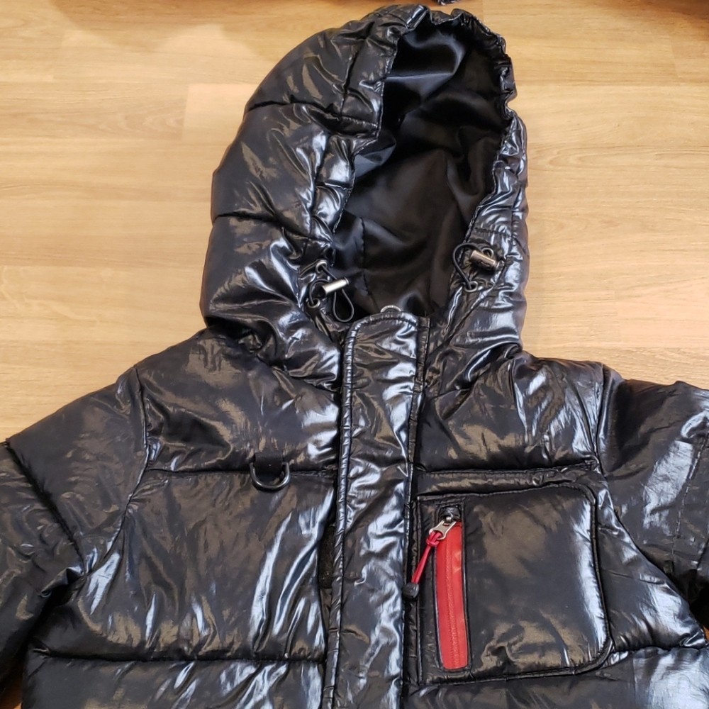 Shiny puffer jacket! - Picture 3 of 13